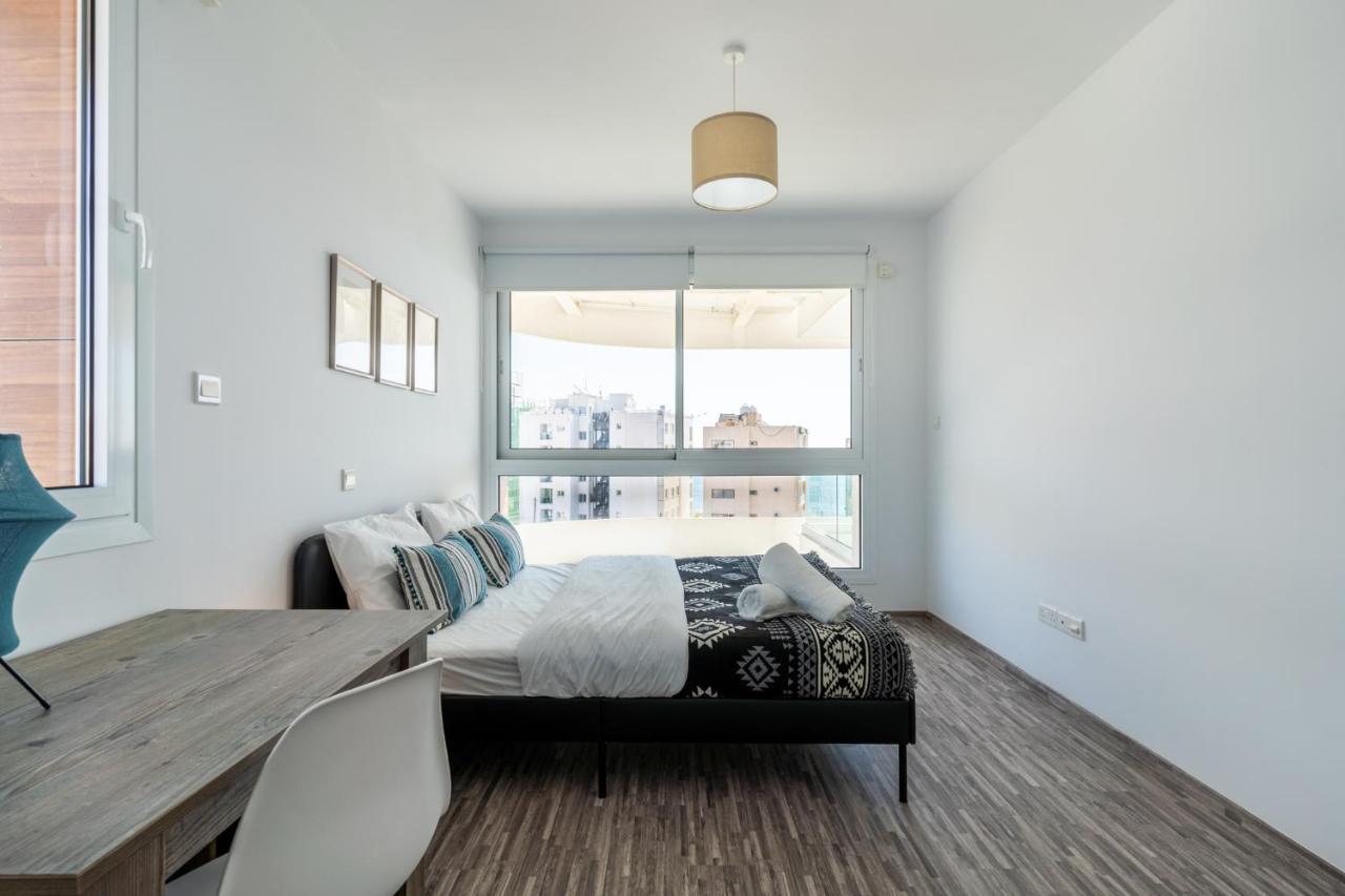 Oyster 1-Br Apt In Larnaca Luaran gambar